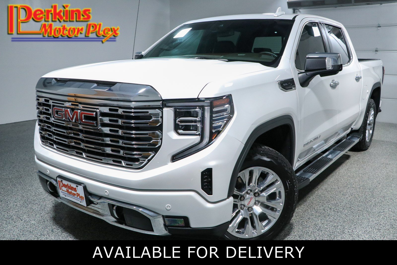 Used 2025 GMC Sierra 1500 Denali AWD/4WD image 1