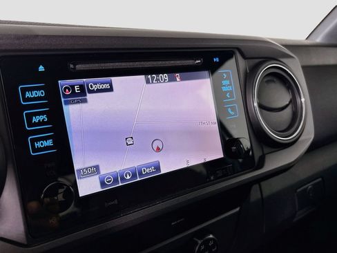 Used 2019 Toyota Tacoma TRD Off-Road w/ Technology Package AWD/4WD image 16