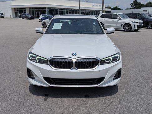 Used 2025 BMW 330i Sedan w/ Convenience Package RWD image 8