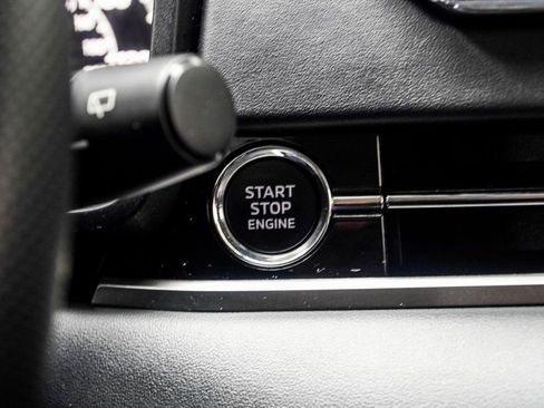 Used 2024 Mitsubishi Outlander SE image 22