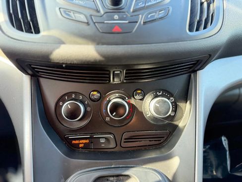 Used 2016 Ford Escape SE image 18