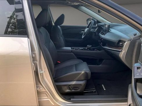Certified 2025 Nissan Rogue Platinum AWD/4WD image 7