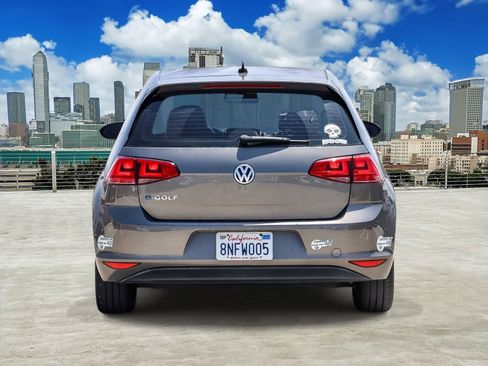 Used 2016 Volkswagen e-Golf SE w/ DC Fast Charging Package FWD image 5