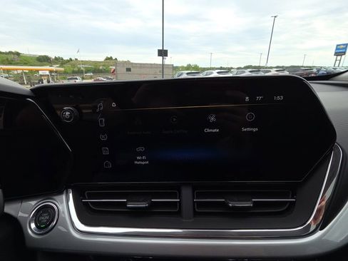 New 2026 Chevrolet Trax LT w/ Sunroof Package FWD image 21