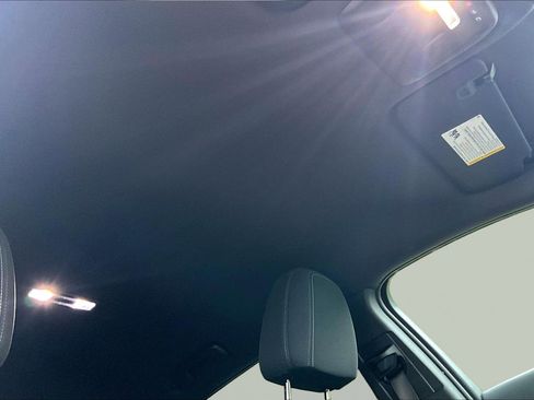 Used 2025 Chevrolet Equinox EV LT FWD image 17