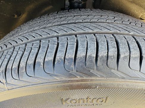 Used 2025 Chevrolet Trax LT w/ LT Convenience Package image 38