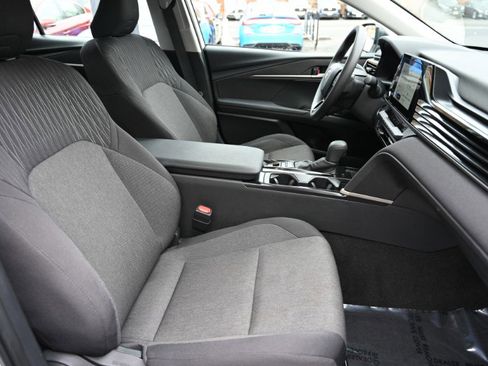 Used 2025 Toyota Camry LE image 14