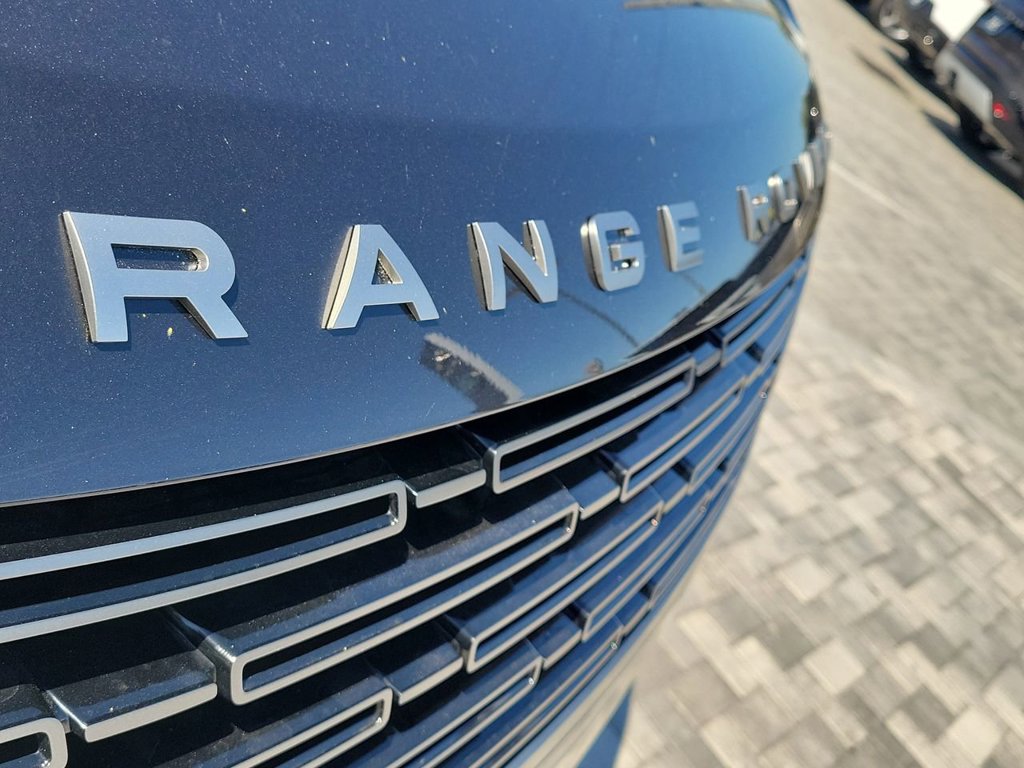 New 2026 Land Rover Range Rover Long Wheelbase SE AWD/4WD image 9