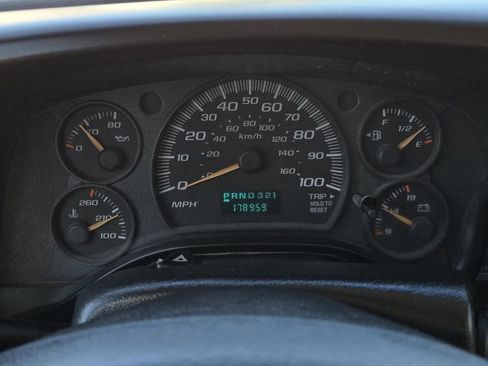 Used 2005 Chevrolet Express 3500 image 23