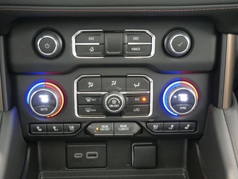 Used 2023 Chevrolet Tahoe High Country AWD/4WD image 21