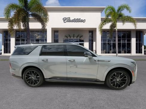 Certified 2026 Cadillac Escalade IQL Sport 1 w/ LPO, ONYX Package AWD/4WD image 16