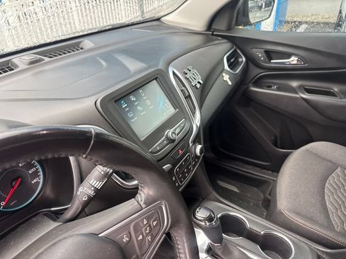 Certified 2018 Chevrolet Equinox LT FWD image 14