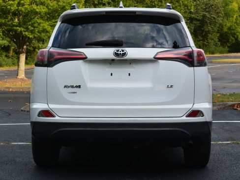 Used 2016 Toyota RAV4 LE FWD image 6