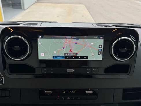Used 2020 Mercedes-Benz Sprinter 3500 image 90
