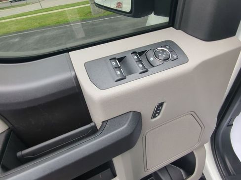 Used 2018 Ford F150 XL w/ Equipment Group 101A Mid AWD/4WD image 13