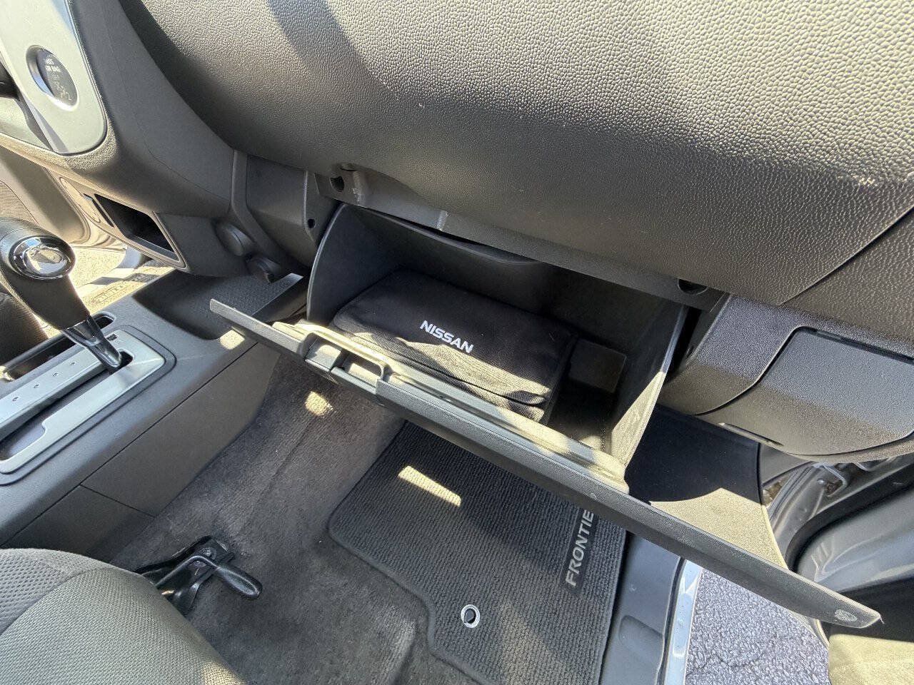 Used 2015 Nissan Frontier S RWD image 18