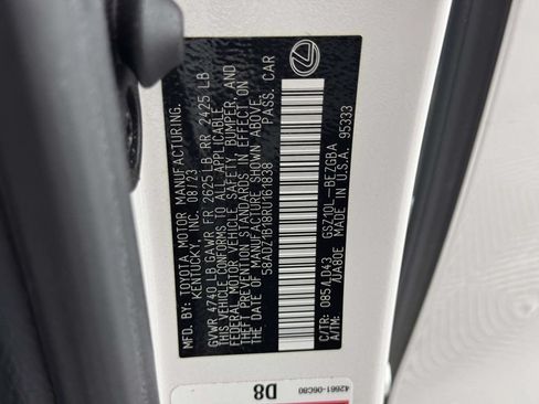 Used 2024 Lexus ES 350 w/ Premium Package FWD image 16