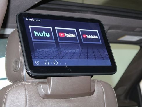 Used 2024 GMC Yukon XL Denali w/ Denali Reserve Package image 10