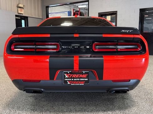 Used 2016 Dodge Challenger SRT Hellcat RWD image 6