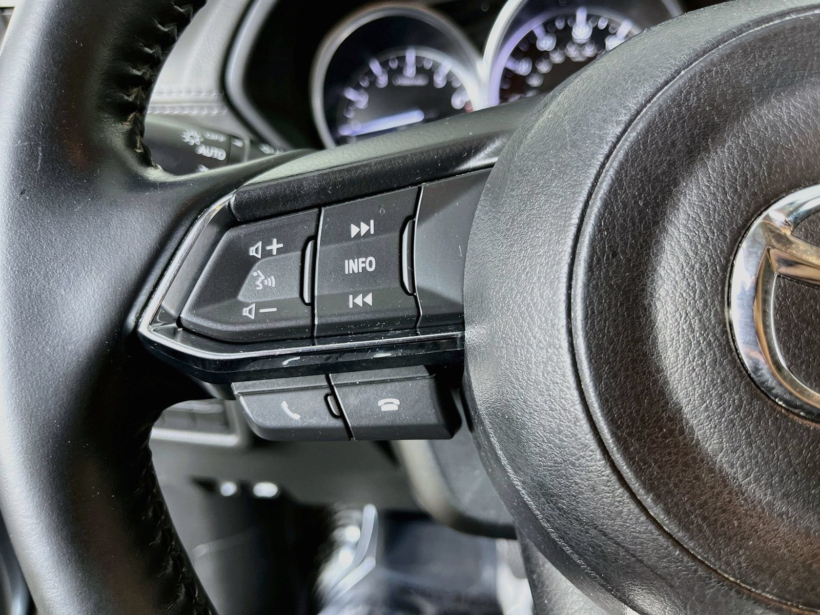 Used 2020 MAZDA CX-5 Touring FWD image 15