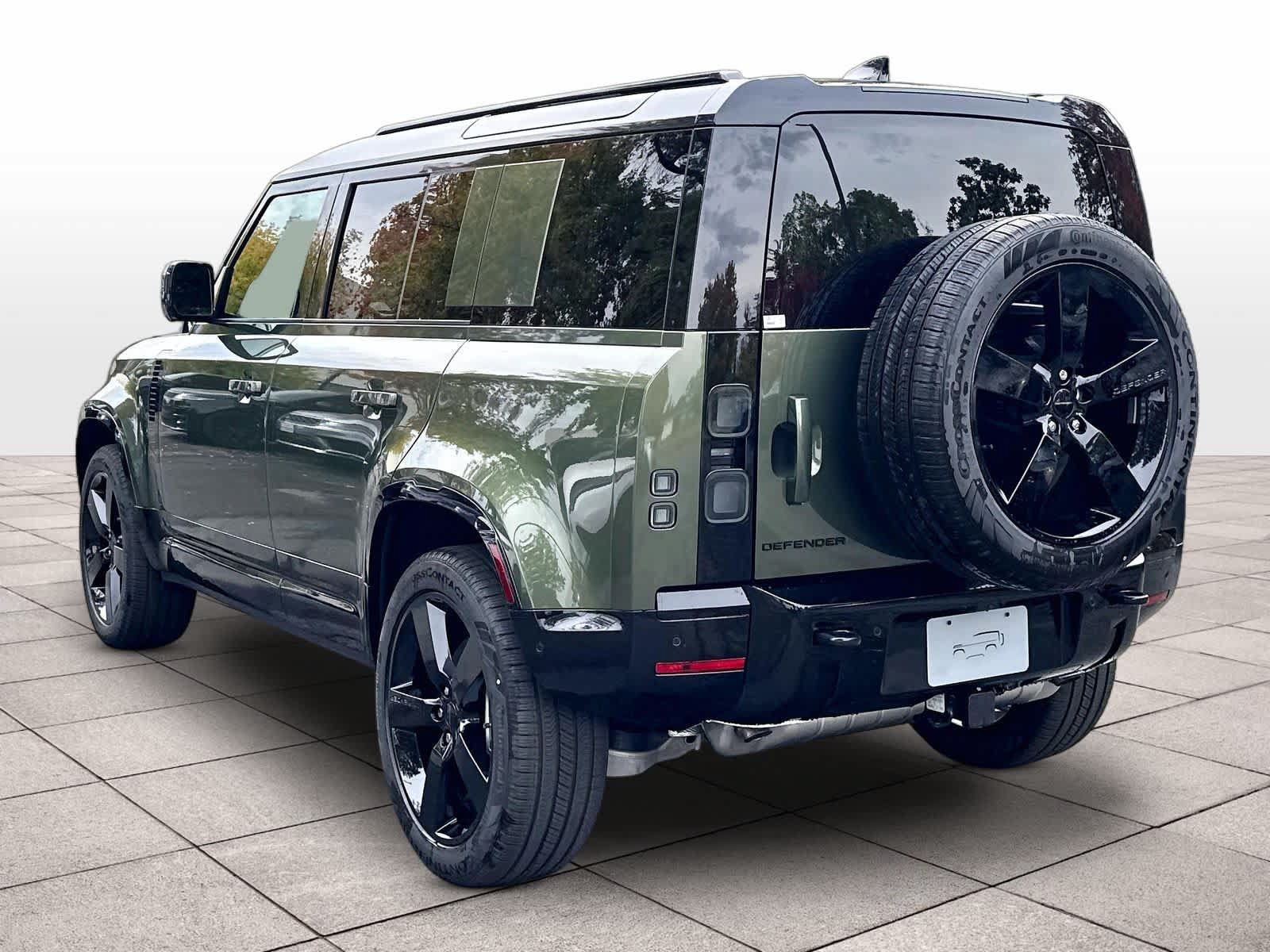 New 2026 Land Rover Defender 110 X-Dynamic SE AWD/4WD image 3