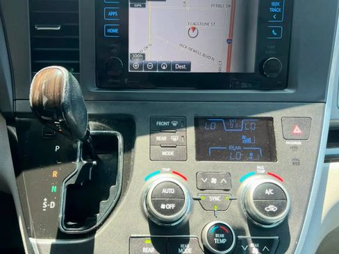 Used 2015 Toyota Sienna XLE w/ XLE Navigation Package FWD image 28