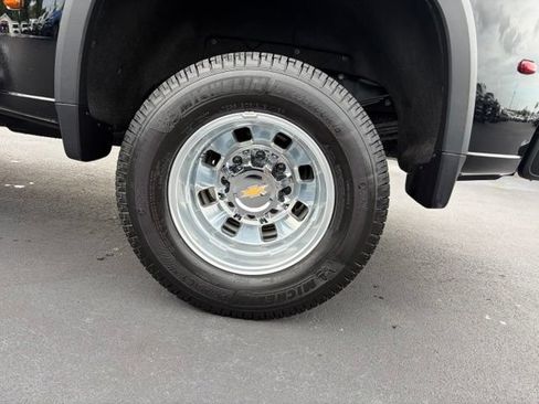 Used 2025 Chevrolet Silverado 3500 High Country AWD/4WD image 10