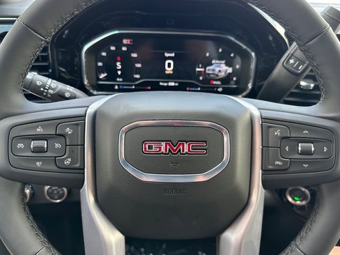 New 2025 GMC Sierra 1500 Elevation image 25