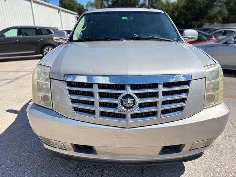 Used 2007 Cadillac Escalade AWD w/ Information Package image 8