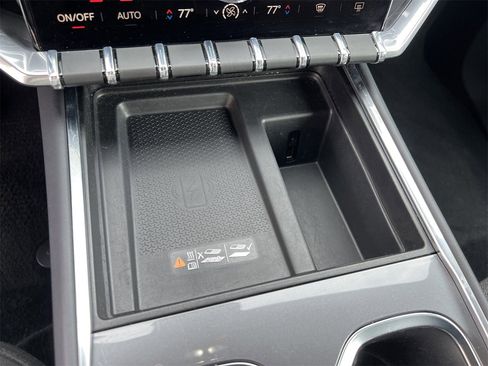 Used 2025 GMC Acadia Elevation image 16