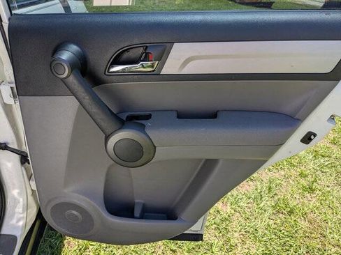 Used 2010 Honda CR-V LX image 29