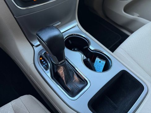 Used 2020 Jeep Grand Cherokee Laredo image 29