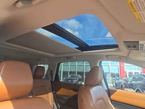 Used 2024 Nissan Pathfinder Platinum w/ Cargo Package image 24