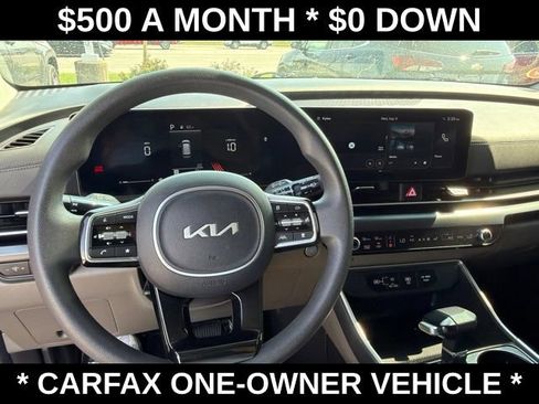 Used 2025 Kia Carnival LX FWD image 33