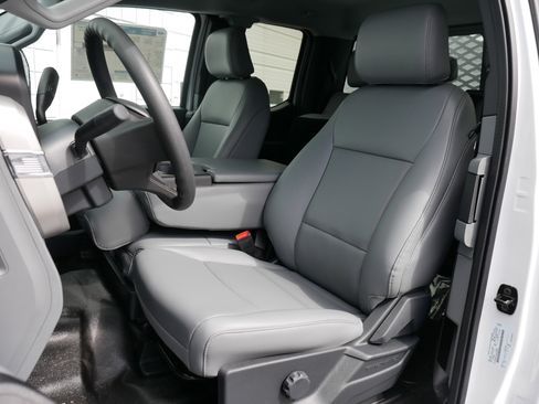 New 2025 Ford F550 4x4 SuperCab Super Duty image 30