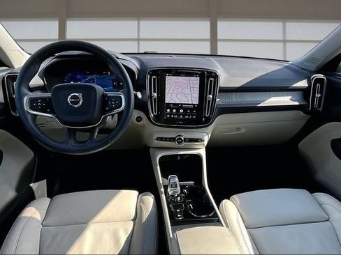 Used 2023 Volvo XC40 B5 Plus w/ Driver Assist Package AWD/4WD image 16