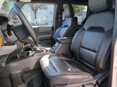 Used 2023 Ford Bronco Badlands image 16