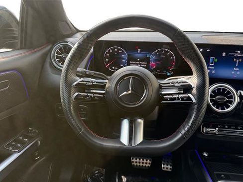 Used 2024 Mercedes-Benz GLB 250 image 13