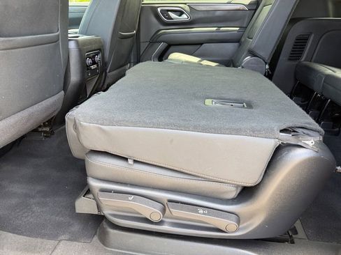 Used 2023 Chevrolet Suburban LT AWD/4WD image 16