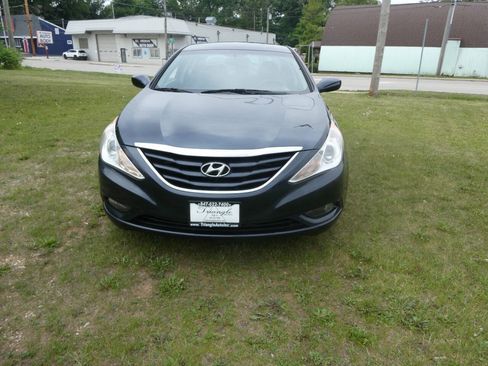 Used 2013 Hyundai Sonata GLS w/ Popular Equipment Pkg FWD image 2