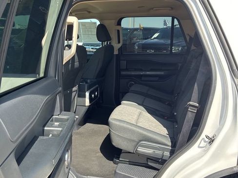 Used 2024 Ford Expedition XLT RWD image 14
