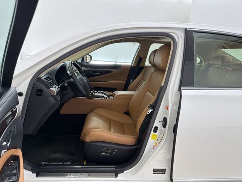 Used 2017 Lexus LS 460 w/ Comfort Package image 5