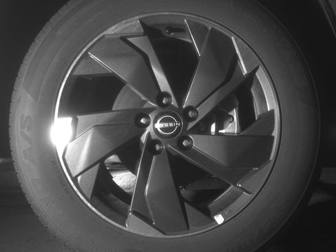 Used 2025 Nissan Rogue SV AWD/4WD image 13