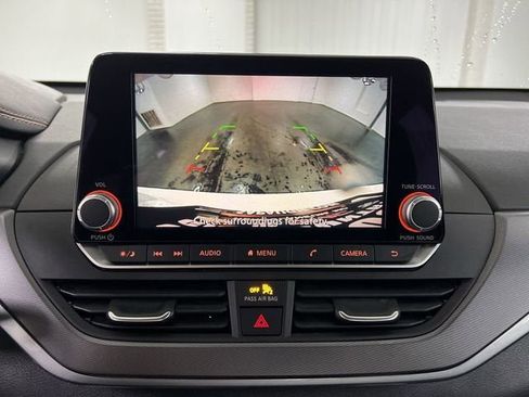 Used 2024 Nissan Altima 2.5 SR image 14