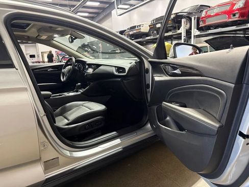 Used 2018 Buick Regal Essence w/ Sights and Sounds Package AWD/4WD image 77