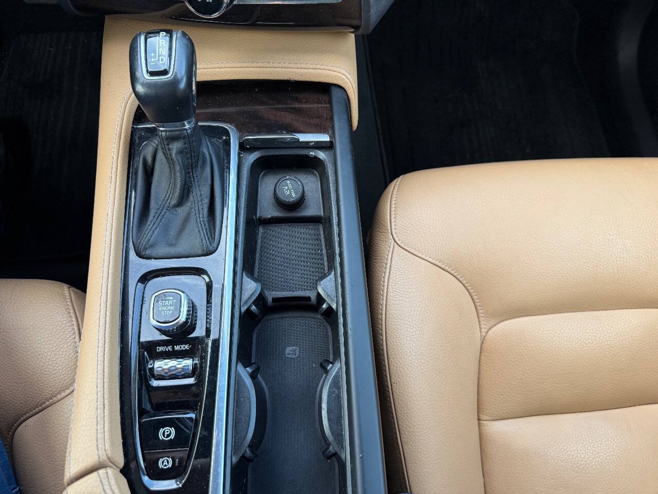 Used 2019 Volvo XC90 T6 Momentum w/ Advanced Package AWD/4WD image 23