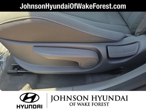 Certified 2025 Hyundai Elantra Sport image 36