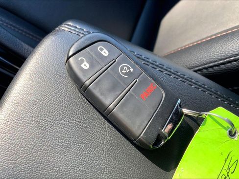 Certified 2024 Jeep Compass Limited w/ Sun and Sound Group image 13