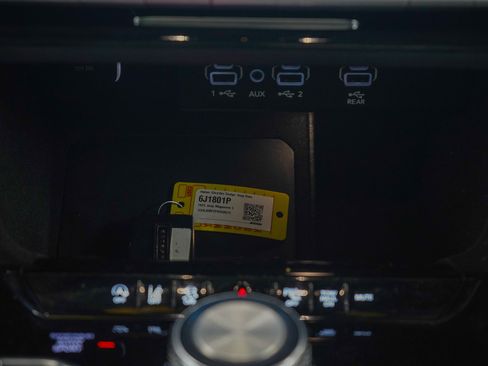 Used 2023 Jeep Wagoneer L Series II w/ Premium Group I image 21