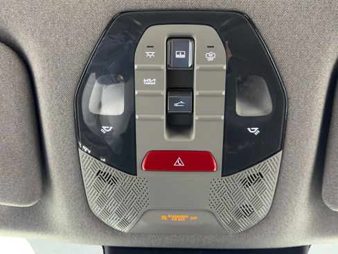 Used 2024 Kia EV9 Wind image 33